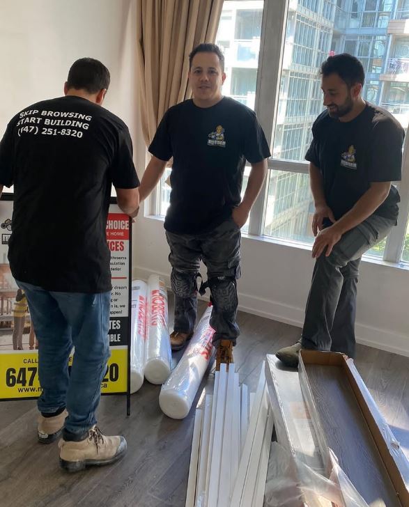 FAQ 1 Homeowner meeting licensed general contractor for renovation project consultation in Toronto